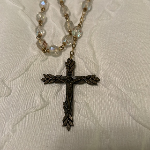 INRI Our Lady of the Snows Clear Multi-Faceted Rosary Beads - Picture 2 of 6